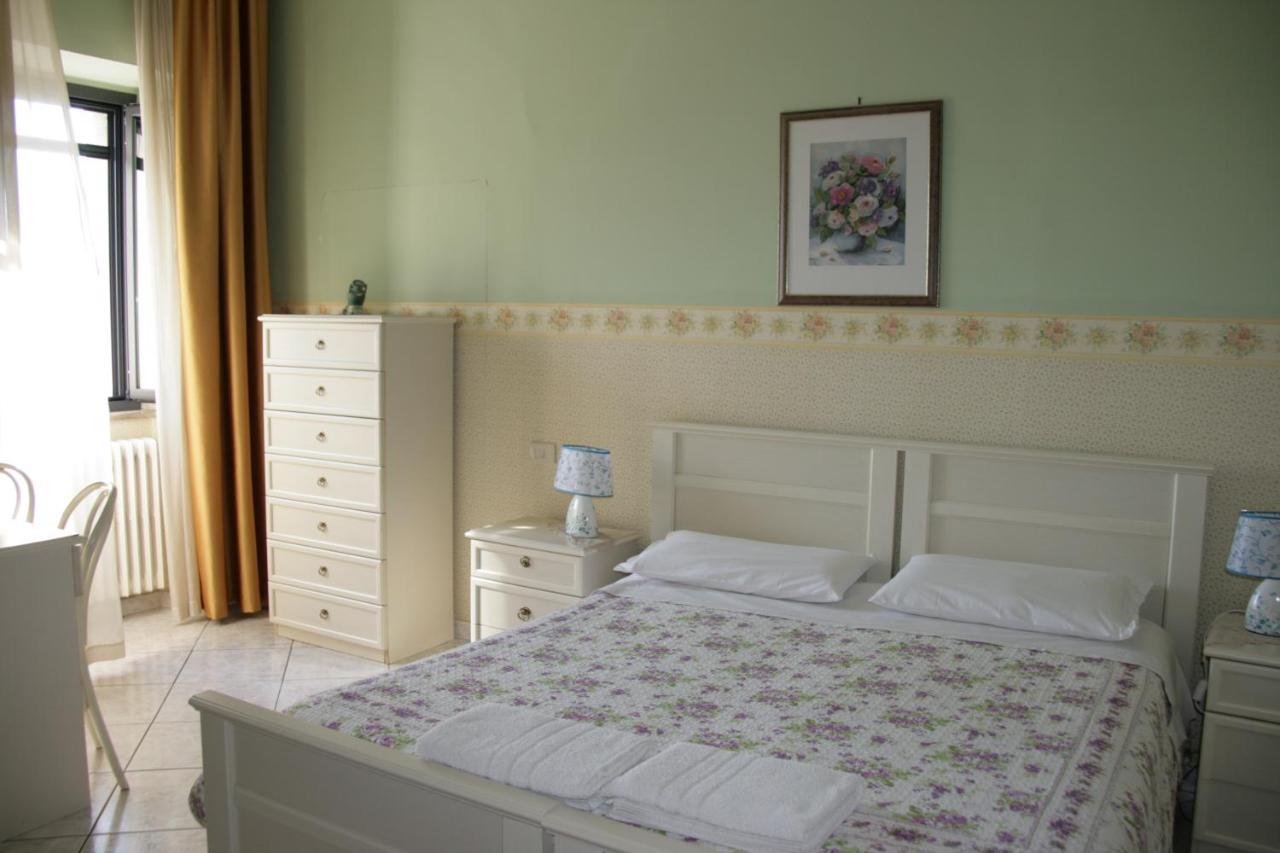 Hotel La Villa Ceccano ภายนอก รูปภาพ