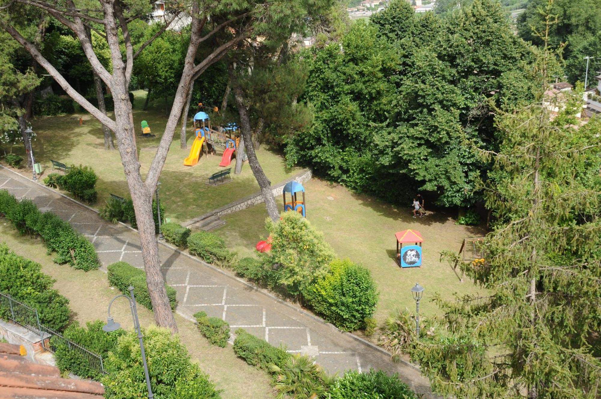 Hotel La Villa Ceccano ภายนอก รูปภาพ