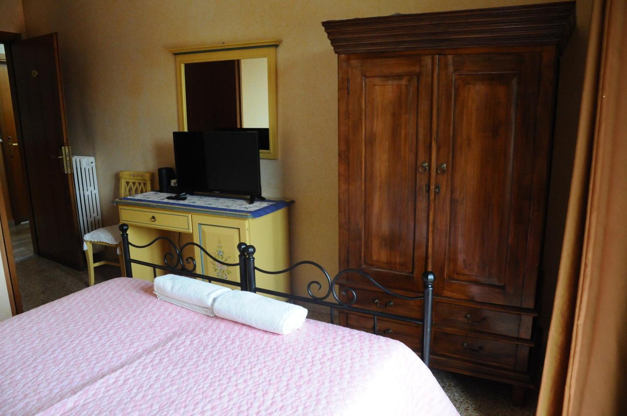 Hotel La Villa Ceccano ภายนอก รูปภาพ