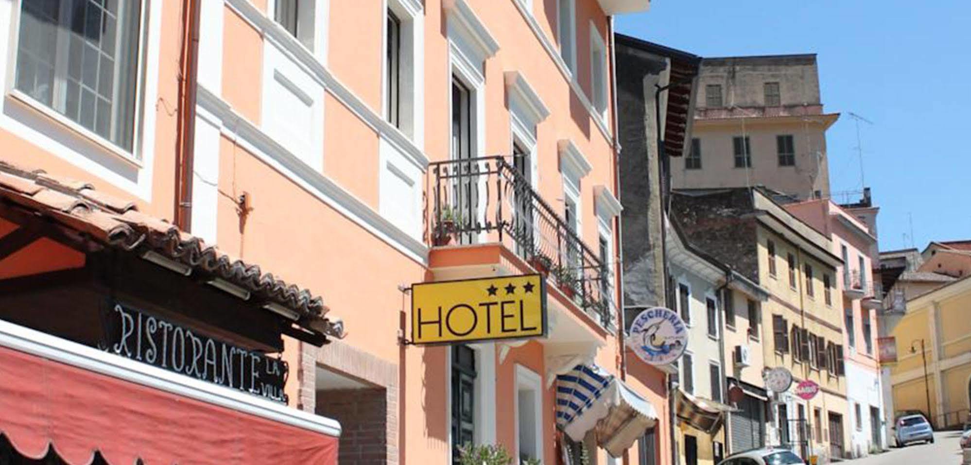 Hotel La Villa Ceccano ภายนอก รูปภาพ
