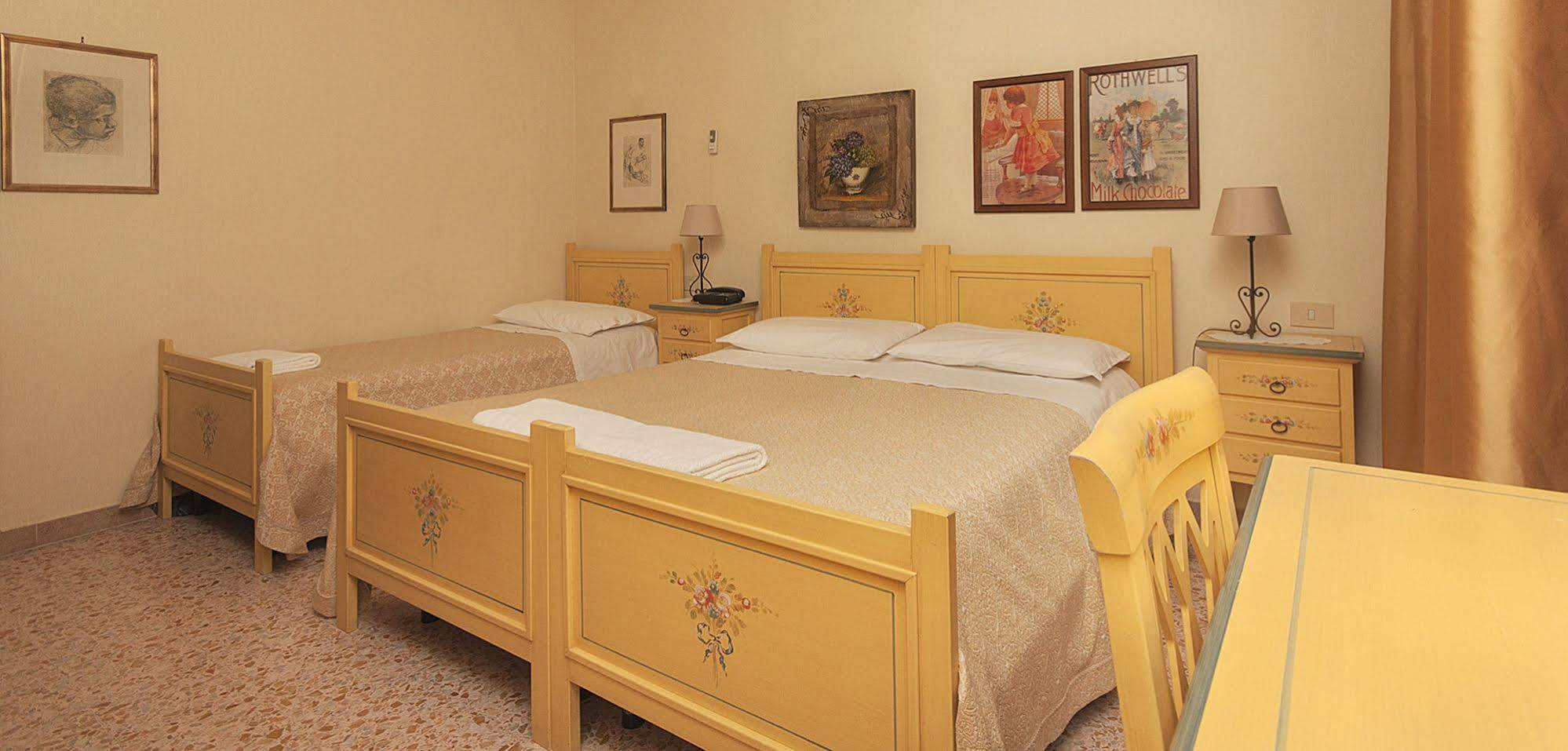 Hotel La Villa Ceccano ภายนอก รูปภาพ